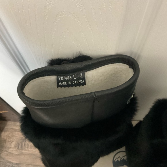 Laurentian Mukluks size 8 - Picture 4 of 6